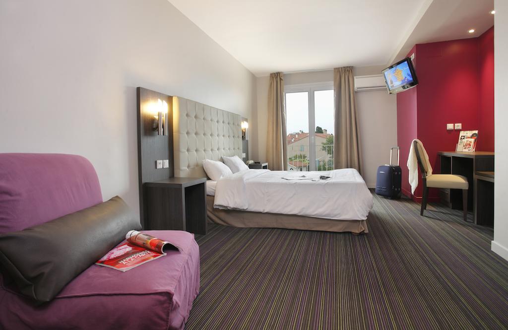 Hotel The Originals Perpignan Sud Le Grillon D'Or Ле Булу Екстериор снимка