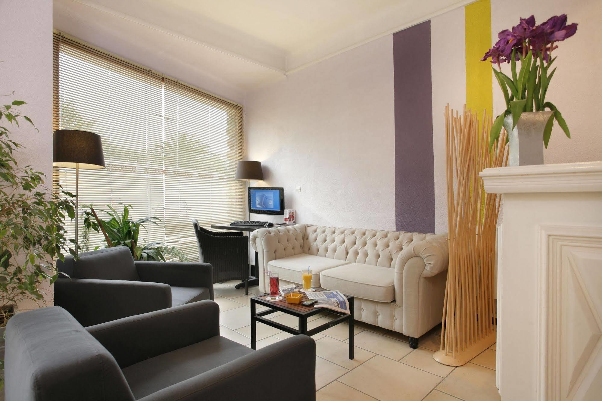 Hotel The Originals Perpignan Sud Le Grillon D'Or Ле Булу Екстериор снимка