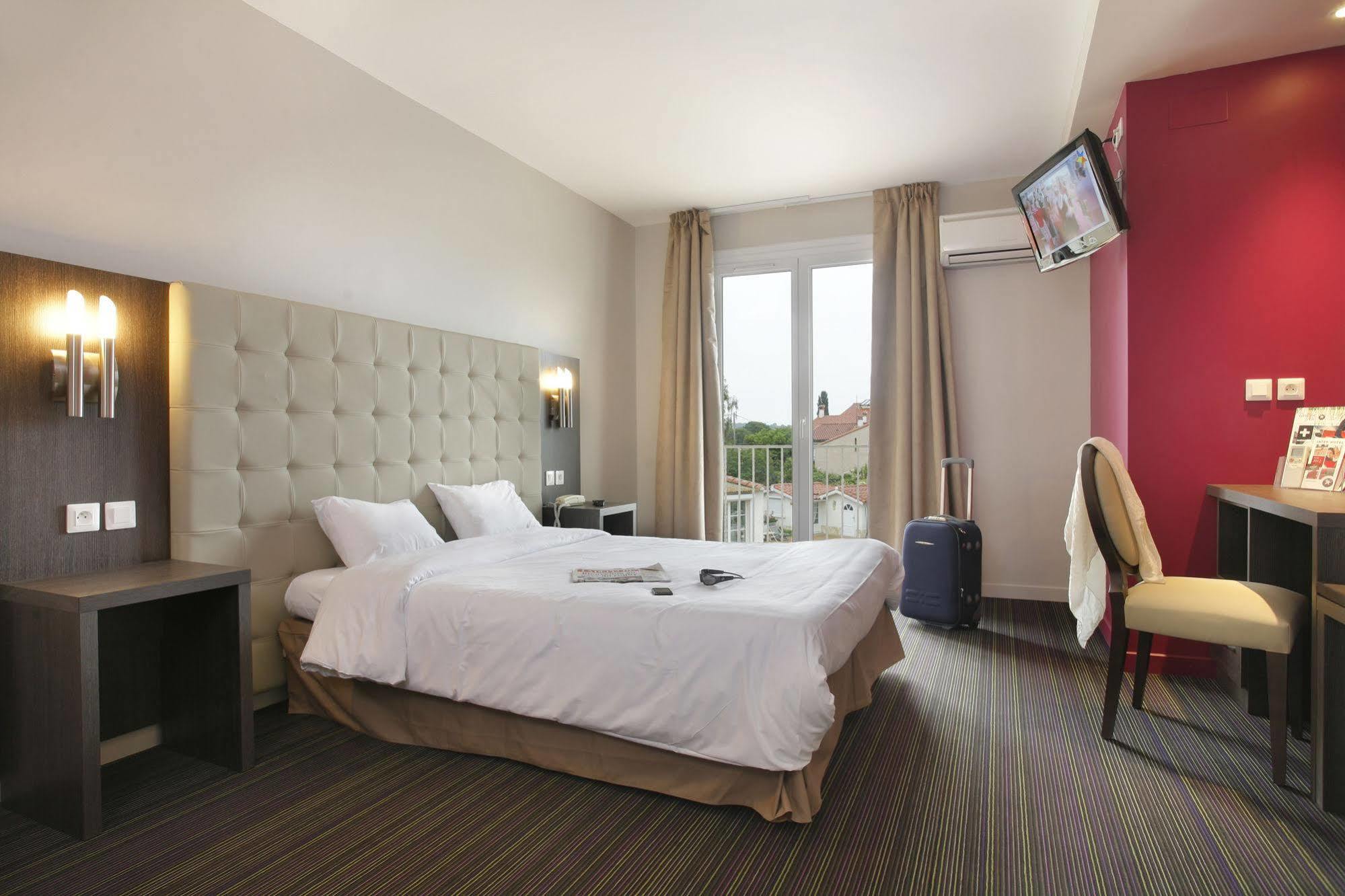 Hotel The Originals Perpignan Sud Le Grillon D'Or Ле Булу Екстериор снимка