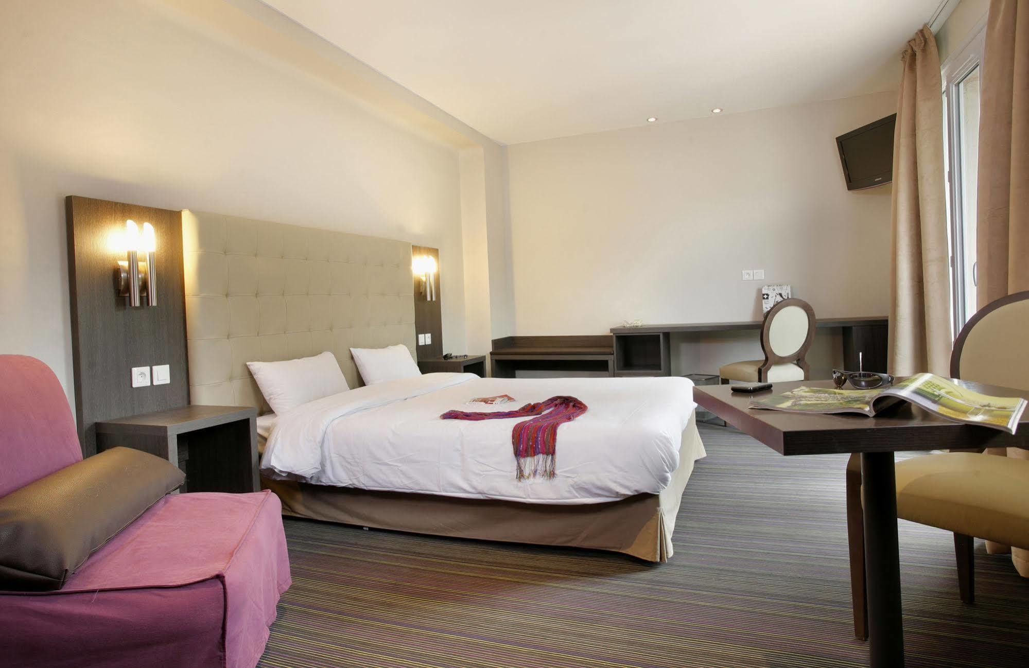 Hotel The Originals Perpignan Sud Le Grillon D'Or Ле Булу Екстериор снимка