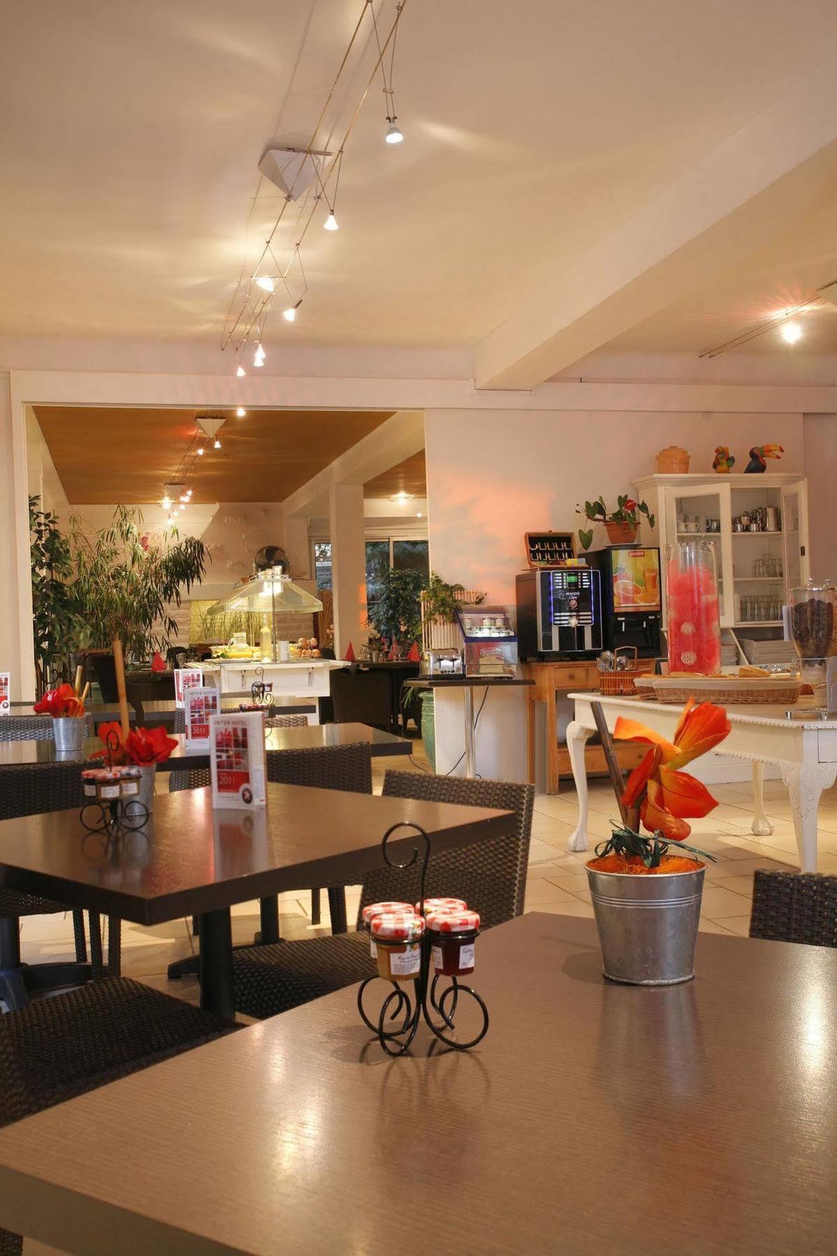 Hotel The Originals Perpignan Sud Le Grillon D'Or Ле Булу Екстериор снимка