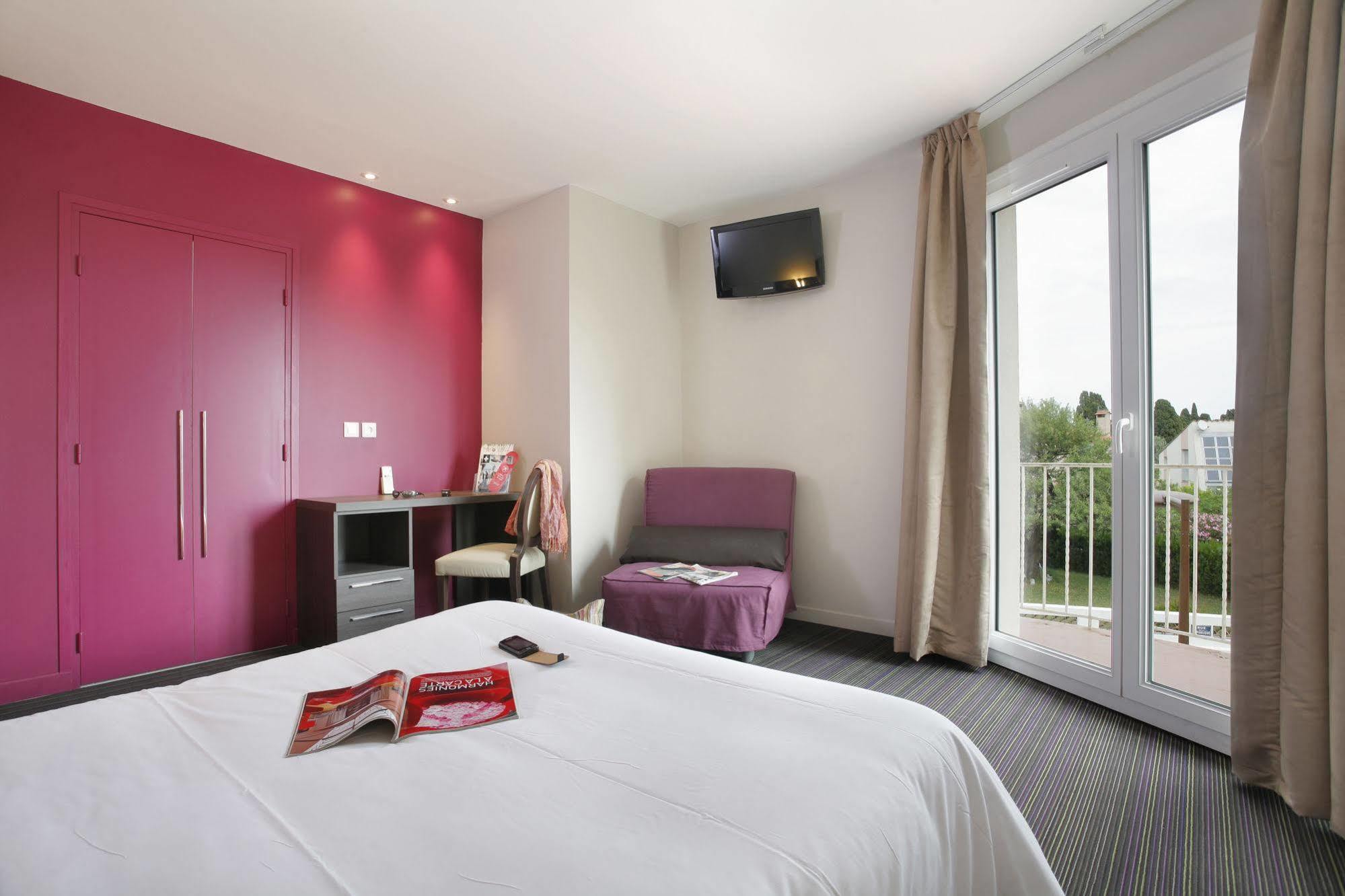 Hotel The Originals Perpignan Sud Le Grillon D'Or Ле Булу Екстериор снимка