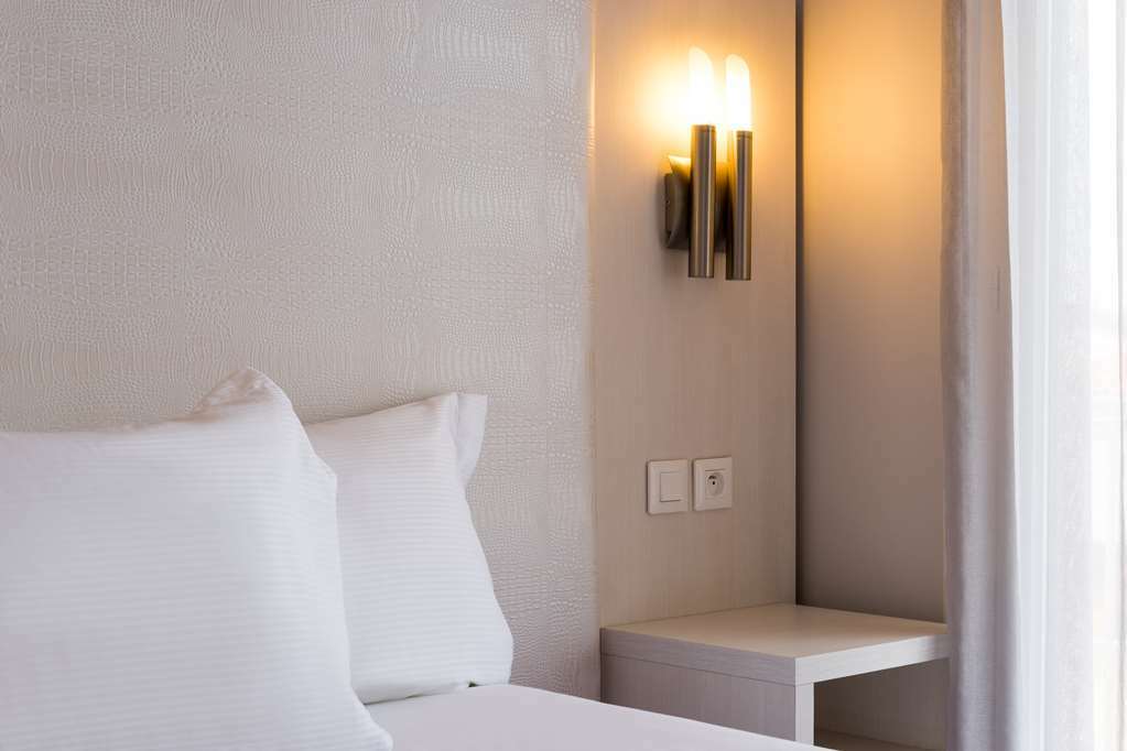 Hotel The Originals Perpignan Sud Le Grillon D'Or Ле Булу Стая снимка